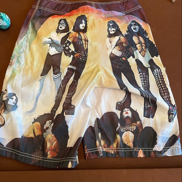 Kiss dragonfly shorts size 29 waste - Picture 2 of 3